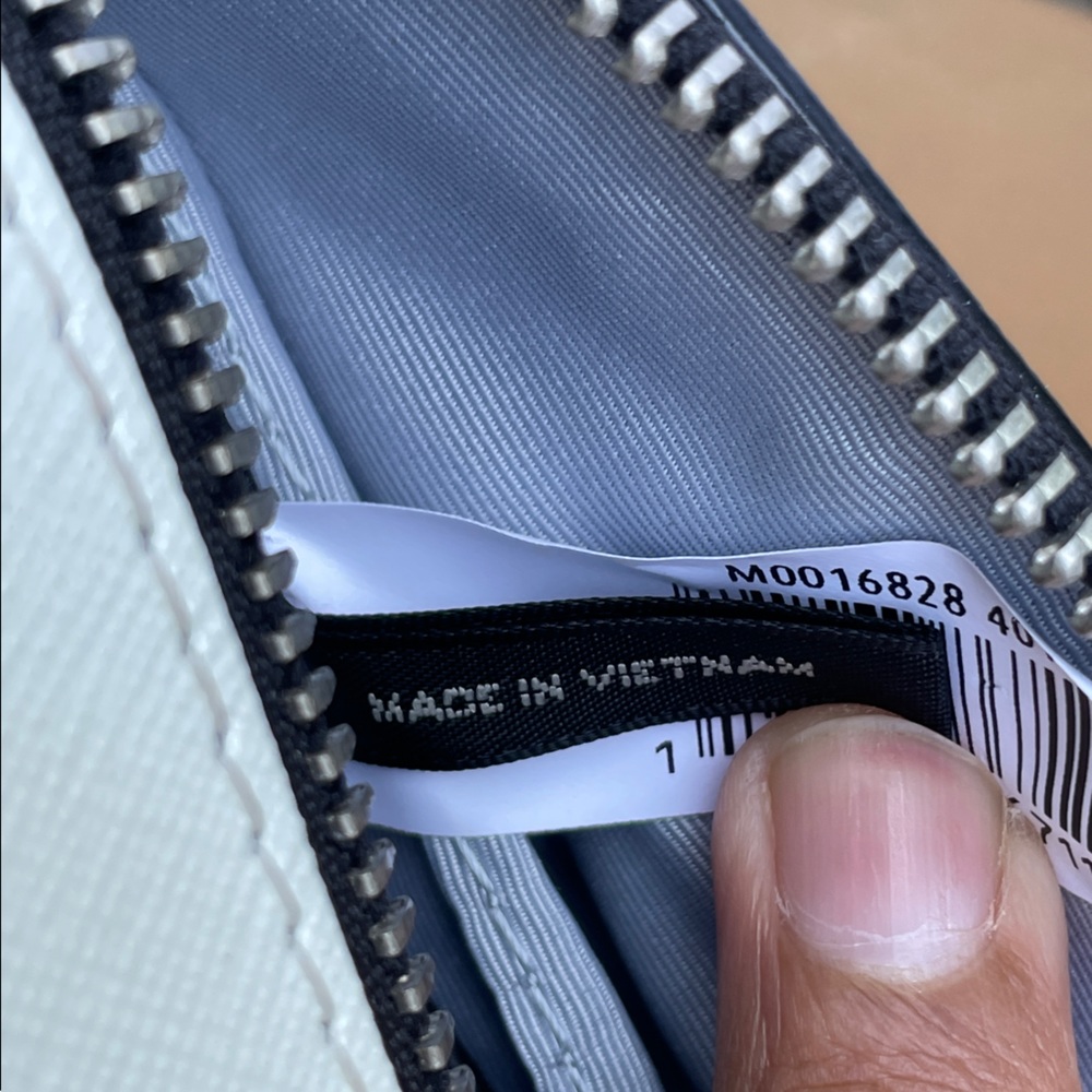 Marc Jacobs snapshot (peanut lucy) - Picture 13 of 16